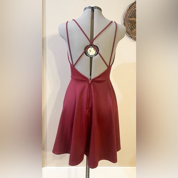 Charlotte Russe Fit & Flare Dress Size Medium Burgundy Skater Backless Straps - Picture 6 of 6